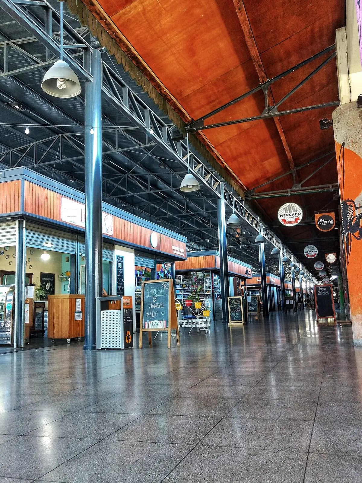 Lentejas a la vista en el mostrador del almacén